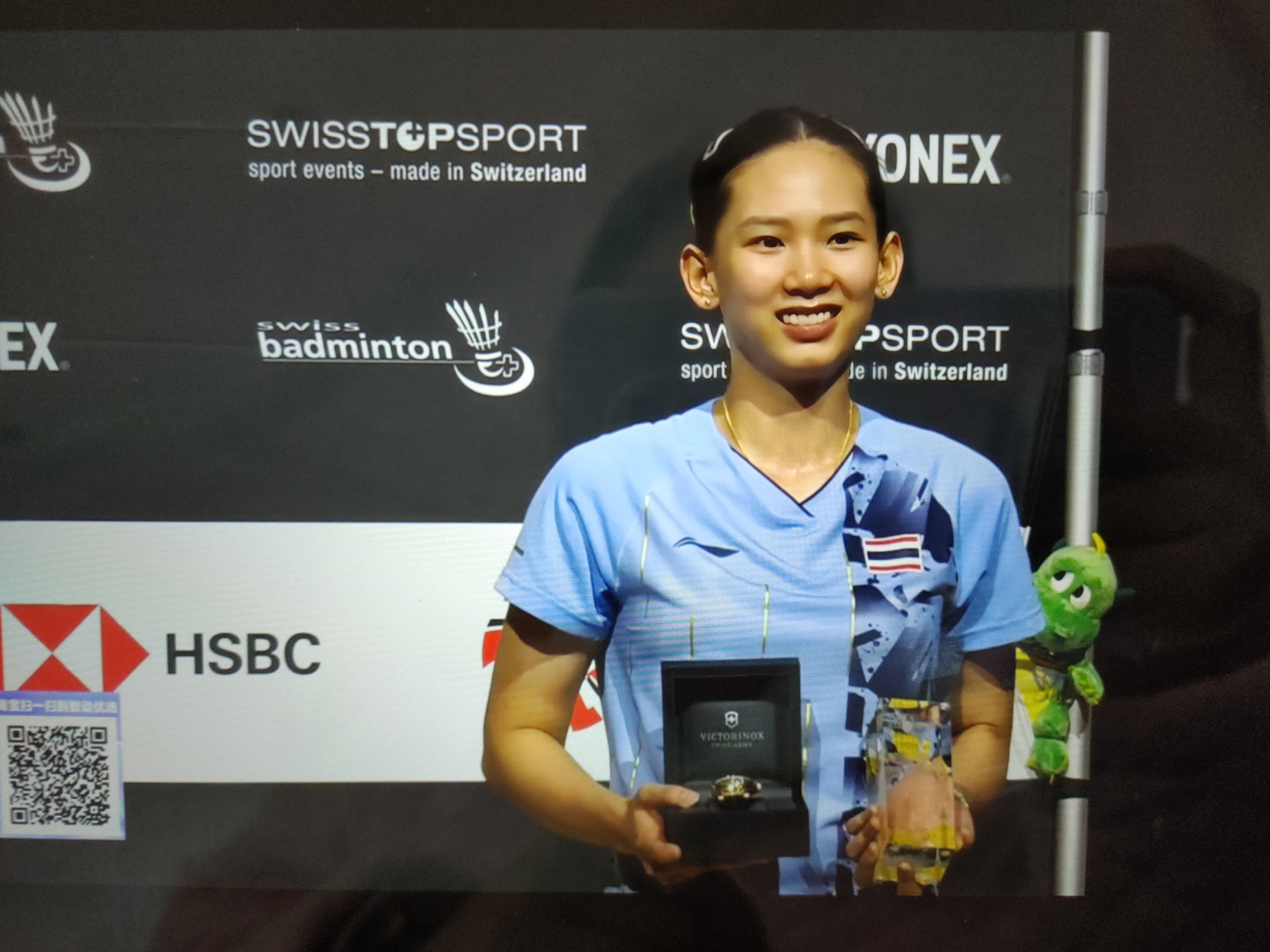 让我们拭目 让我们拭目