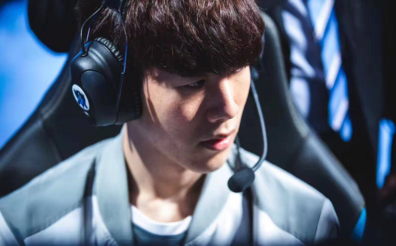 在比赛中更 在比赛中更