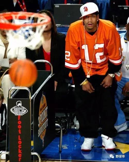 男篮国手回 男篮国手回