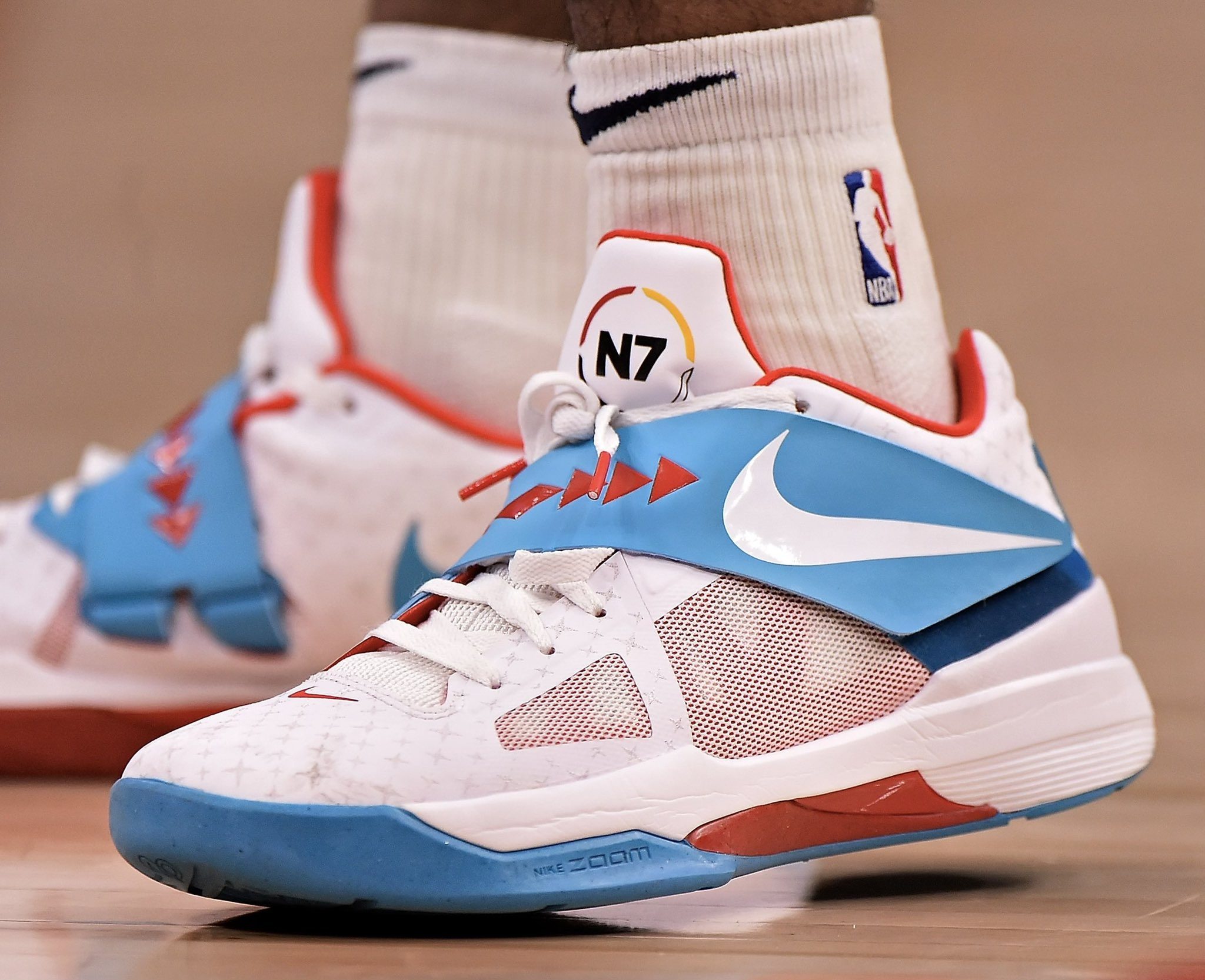 登贝莱曾因 登贝莱曾因